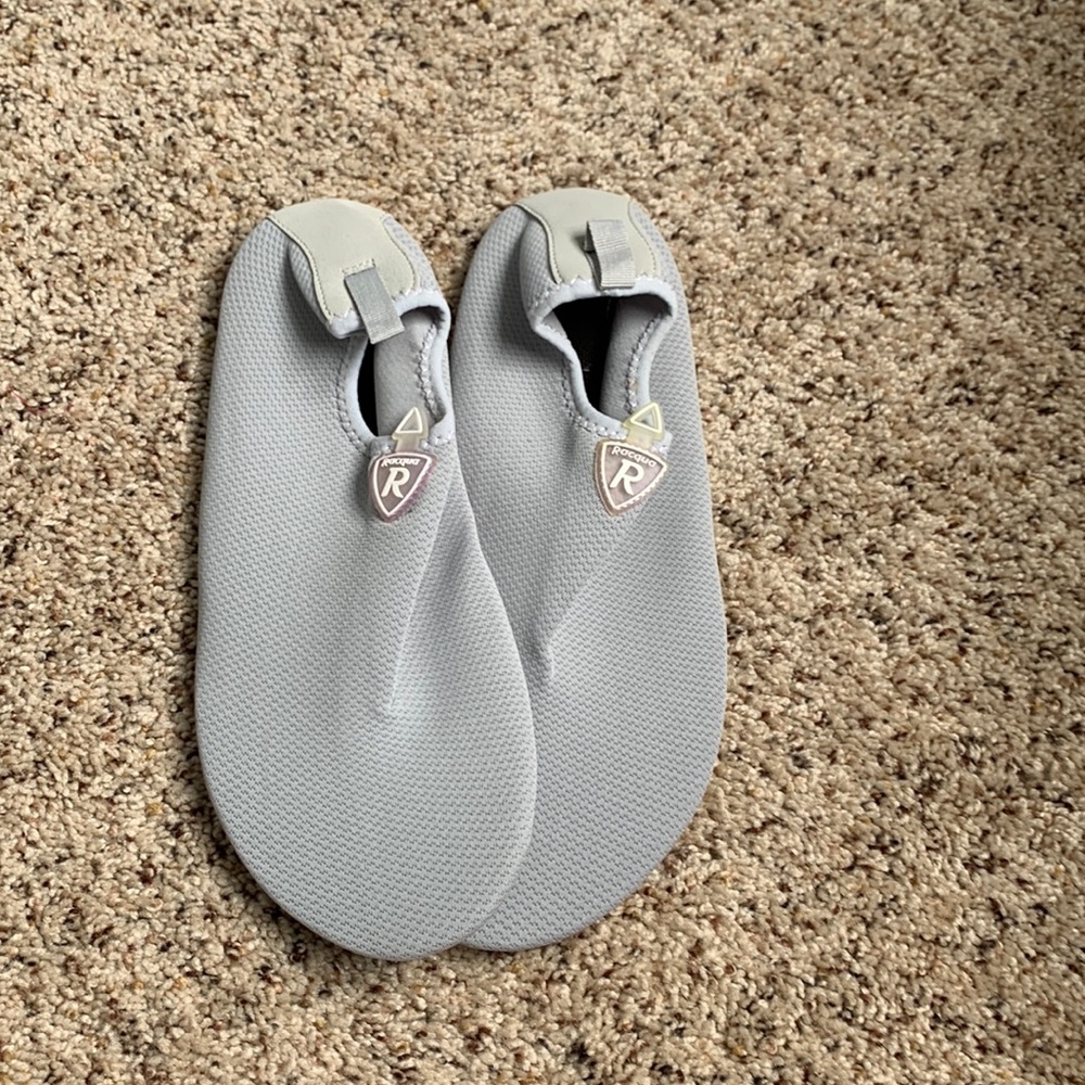 *4 for $20* Racqua-Gray water shoes Euro Size 44/45 (fits a size 11.5 Mens) New!